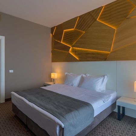 Nyota Hotel & Conference Center Мамая Экстерьер фото